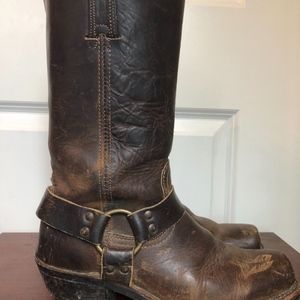 Womens Harness 12R  Frye Boots